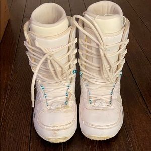 Women’s size 8 K2 snowboard boots.